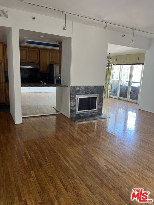 600 W 9th Street #1505