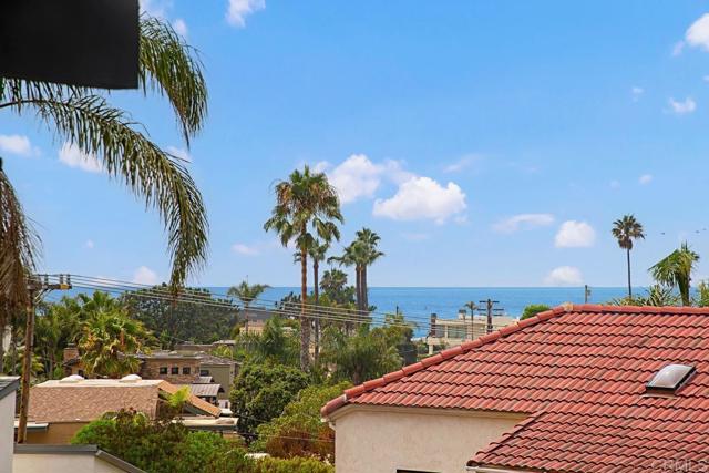 2127 Heather Ln, Del Mar CA: https://media.crmls.org/mediaz/31df8f56-833b-496a-8a8c-f7fc55d6f466.jpg