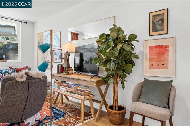 100 Esperanza Place, Walnut Creek CA: https://media.crmls.org/mediaz/31dfbde7-6885-4d2a-8304-c953e16f3e50.jpg