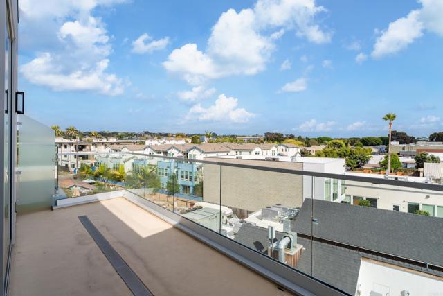 Detail Gallery Image 17 of 24 For 2648 State Street, Unit #E, Carlsbad,  CA 92008 - 3 Beds | 3/1 Baths