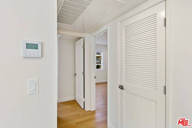 954 North San Vicente Boulevard, 6 photo 11