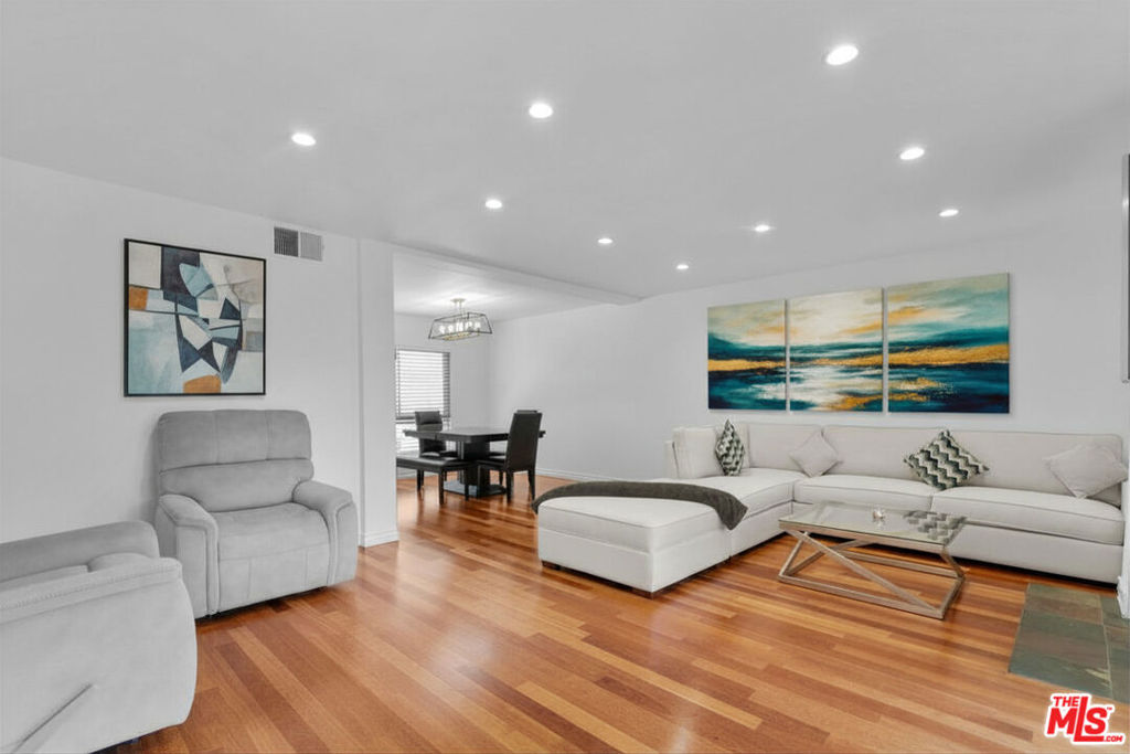 5255 Coldwater Canyon Avenue #B