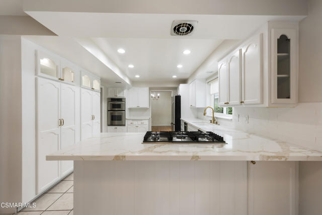 19816 Needles Street, Chatsworth CA: https://media.crmls.org/mediaz/31e1f149-50e7-4ab6-ae24-a27a249347dc.jpg