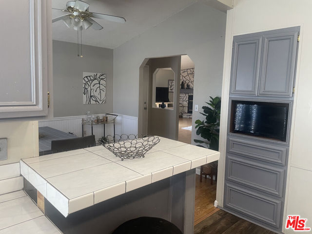 5001 W Florida Avenue, Hemet CA: https://media.crmls.org/mediaz/31e27410-767c-4a8d-a836-cb5d8a5008ba.jpg