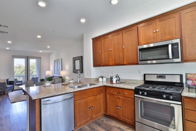 3917 Pyramid Way, Mountain View CA: https://media.crmls.org/mediaz/31e2b463-e50c-491b-a6f4-d8af0f50a46f.jpg