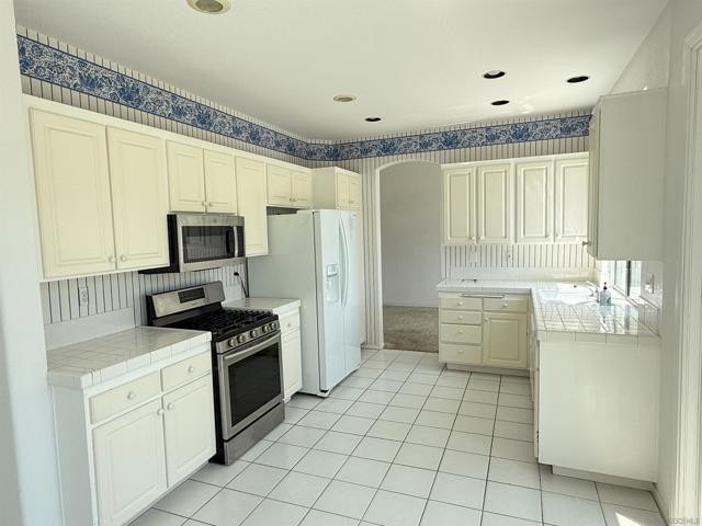 789 Pebble Beach Dr, San Marcos CA: https://media.crmls.org/mediaz/31e45c9a-87ce-45d5-95d4-2de1212921da.jpg
