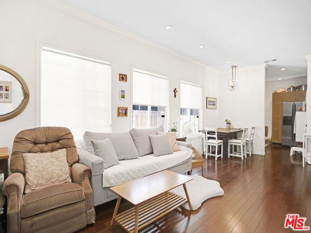 3148 W 11th Street, Los Angeles CA: https://media.crmls.org/mediaz/31e4a04f-cfab-4138-b6ea-22f69153bc88.jpg