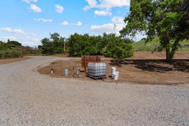 804 Comstock Road, Hollister CA: https://media.crmls.org/mediaz/31e4c6bd-8e23-4db4-b265-06f256f96e36.jpg