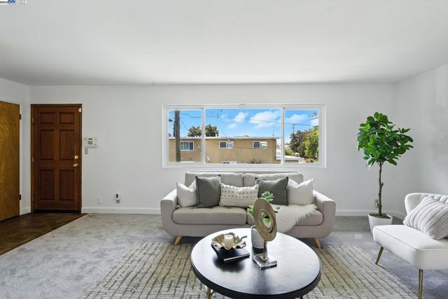 3101 61St Ave, Oakland CA: https://media.crmls.org/mediaz/31e4da71-14dd-4bb1-a790-5b4664550c96.jpg