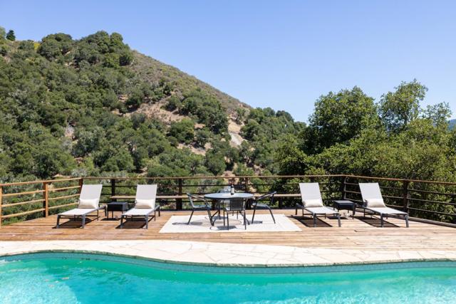 9 De Amaral Road, Carmel Valley CA: https://media.crmls.org/mediaz/31e53a2c-09d7-437b-b168-e5bb57eb2ec0.jpg