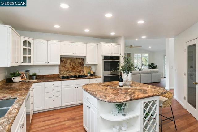 2 Deer field, Walnut Creek CA: https://media.crmls.org/mediaz/31e57b03-800b-425c-bd26-426928568e1e.jpg