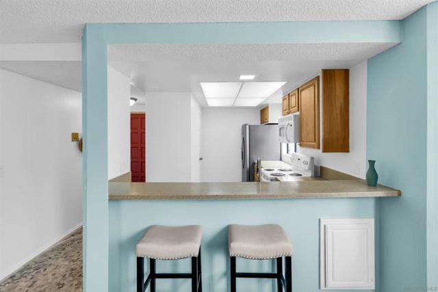 3130 Avenida de Portugal 101, San Diego CA: https://media.crmls.org/mediaz/31e5c9ee-53eb-492f-83c9-73fcdd43f9bf.jpg