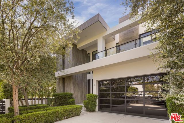 649 N Edinburgh Avenue, Los Angeles CA: https://media.crmls.org/mediaz/31e609b9-e96d-4cad-a0f9-0bdbfb1342ca.jpg