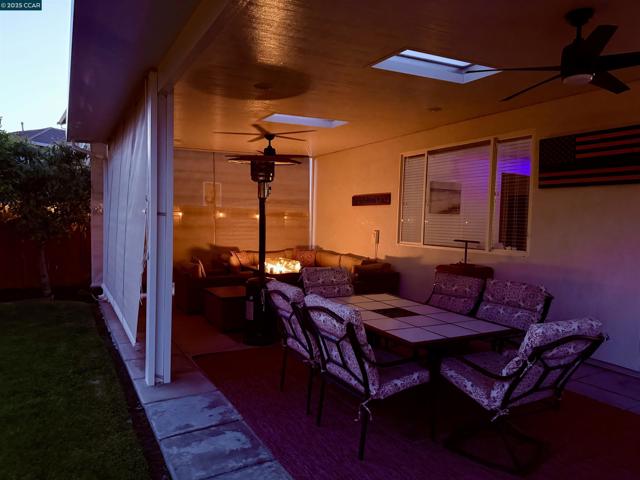 369 Myrtle Ln, Oakley CA: https://media.crmls.org/mediaz/31e63d32-a3cd-43a7-94fc-c1a8b71a0e81.jpg