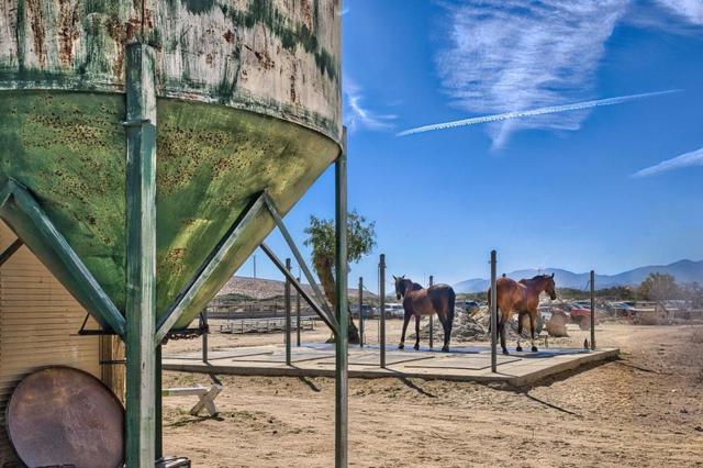 Image 16 of 49 For 20555 Mountain View Road