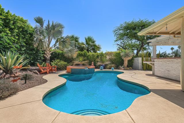 1360 E Vista Chino, Palm Springs CA: https://media.crmls.org/mediaz/31e65c5a-ae81-47f3-8d2c-10035a833a55.jpg