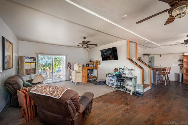 31141 Saddleback Rd, Valley Center CA: https://media.crmls.org/mediaz/31e69788-8c59-4ab7-b3eb-46ed249a8a36.jpg