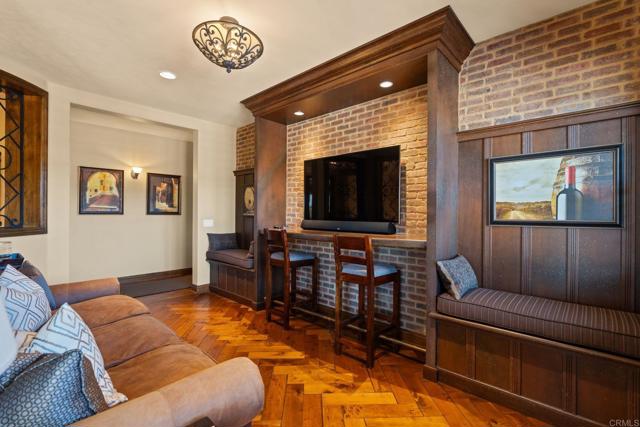 6937 CORTE LANGOSTA, Carlsbad CA: https://media.crmls.org/mediaz/31e69c69-1593-4444-a971-c18cfcb0340e.jpg