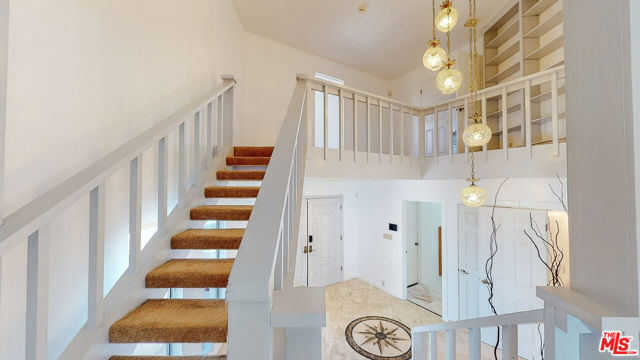 2357 Knob Hill Drive, Riverside CA: https://media.crmls.org/mediaz/31e6d6db-60bc-4994-9225-518aa5580402.jpg