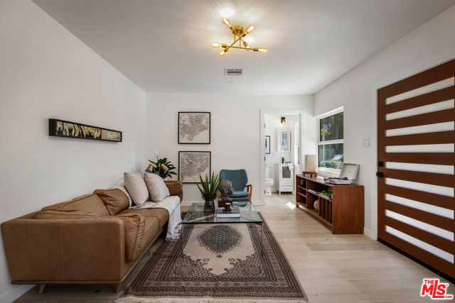 2634 Rich Street, Los Angeles CA: https://media.crmls.org/mediaz/31e6de86-a562-4103-ac6f-63d47c3c7126.jpg