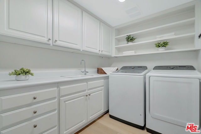 6412 Lunita Road, Malibu CA: https://media.crmls.org/mediaz/31e6fc77-439d-4536-a8ed-9b8051d5360b.jpg