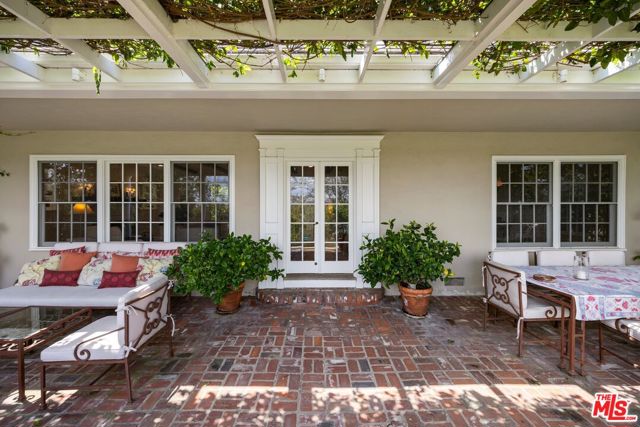 12309 9th Helena Drive, Los Angeles CA: https://media.crmls.org/mediaz/31e821f7-ae98-420c-bbae-6470cfba8e90.jpg