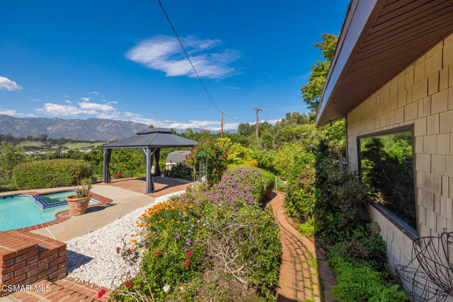 1585 Loma Drive, Ojai CA: https://media.crmls.org/mediaz/31e860f1-d944-47f9-a625-4c1d3d4881a2.jpg