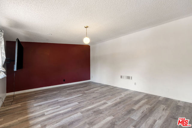 43818 Halcom Avenue, Lancaster CA: https://media.crmls.org/mediaz/31ea0c08-74c5-43f1-a20d-e2db8ffbb811.jpg