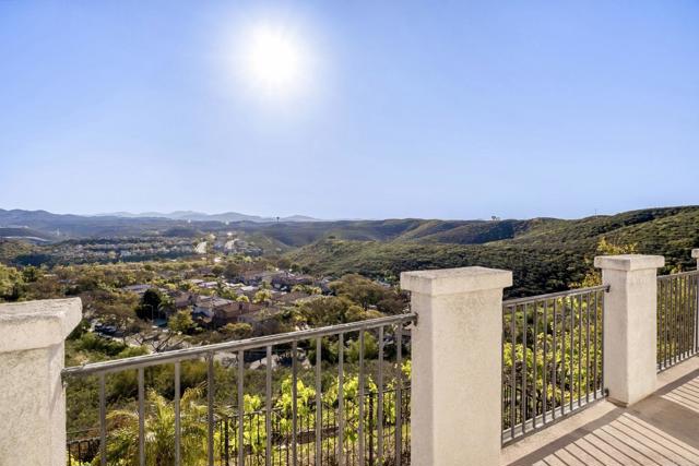 Detail Gallery Image 2 of 35 For 11393 Vista Elevada, San Diego,  CA 92131 - 3 Beds | 2/1 Baths