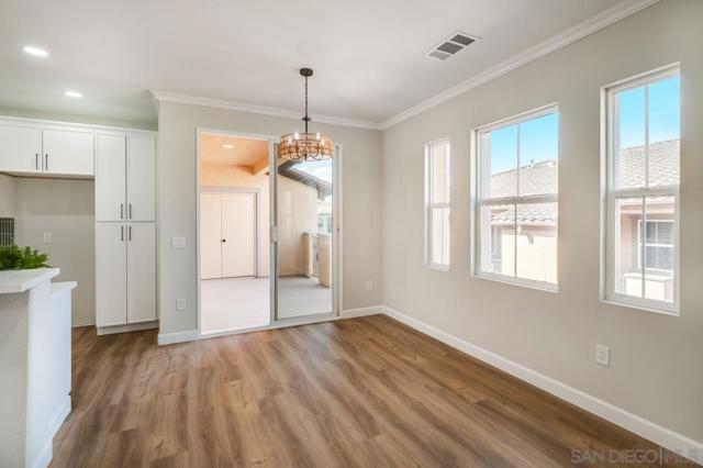 12665 Creekview Dr, San Diego CA: https://media.crmls.org/mediaz/31eaca8e-6e35-44a9-96fe-25a536b23c2e.jpg