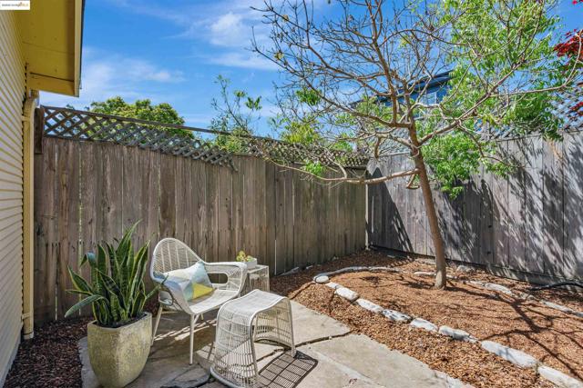 906 Carmel Ave, Albany CA: https://media.crmls.org/mediaz/31ead33f-ccf6-45b3-9f43-ad74e7bc78c0.jpg