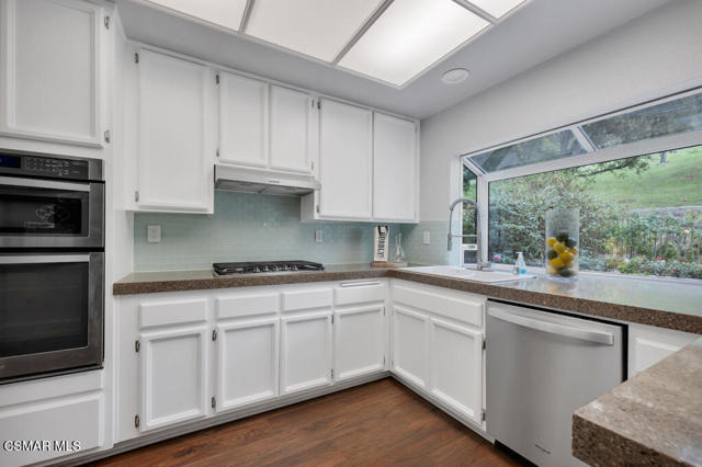 5092 Benedict Court, Oak Park CA: https://media.crmls.org/mediaz/31eb1b42-233a-42a9-ad6f-c00ab70717e3.jpg