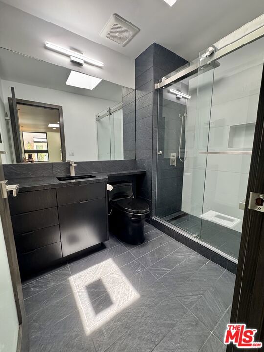 902 N Harper Avenue, West Hollywood CA: https://media.crmls.org/mediaz/31eb647d-8b9d-4d95-a70f-e918222b70b1.jpg