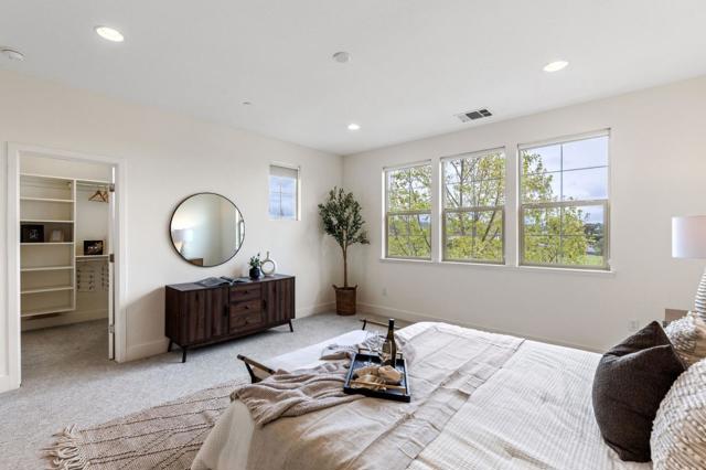 408 E 28th Avenue, San Mateo CA: https://media.crmls.org/mediaz/31eb68f3-027e-43df-b1a4-9186606f12d4.jpg