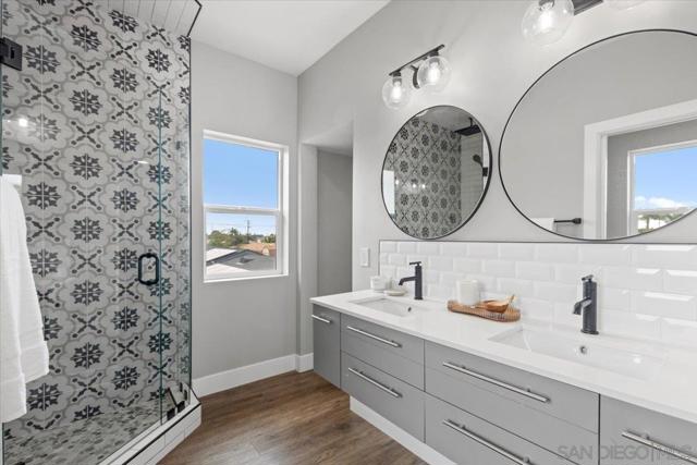 914 10th St, Imperial Beach CA: https://media.crmls.org/mediaz/31ec222a-a211-4ac9-88f3-a6365bc30fd5.jpg