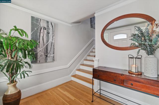 1118 GENEVA AVE, San Francisco CA: https://media.crmls.org/mediaz/31ec464d-60b6-4646-87b3-649cbd04f945.jpg