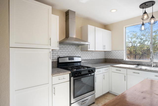 61619 Granada Drive, Joshua Tree CA: https://media.crmls.org/mediaz/31ec6402-8243-4af4-930c-e54dd7a47ec1.jpg