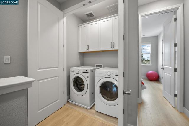 339 Pear Tree Ter, Napa CA: https://media.crmls.org/mediaz/31ec90de-4528-4b5f-ab0b-8c84f85789dd.jpg