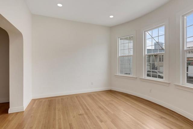 213 7th Street, Oakland CA: https://media.crmls.org/mediaz/31ed67e7-b78c-4b77-bdd9-d6b827bdd27e.jpg