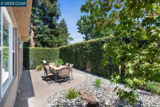 230 Triana Way, San Ramon CA: https://media.crmls.org/mediaz/31eda1b9-effb-4a97-950b-029819a57a8d.jpg