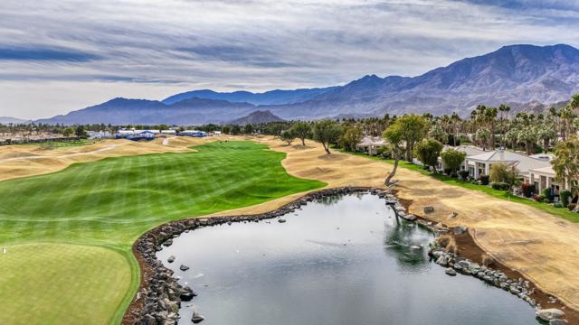 54564 Oak Tree, La Quinta CA: https://media.crmls.org/mediaz/31edf48f-c6e0-494f-badc-3390cbbbeb9a.jpg