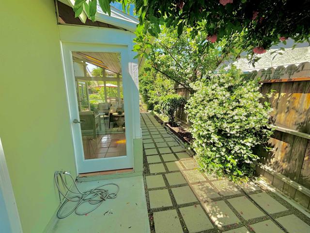 359 W Glenwood Ave, Fullerton CA: https://media.crmls.org/mediaz/31ee0d8b-d76c-4484-83fd-90f469caddff.jpg