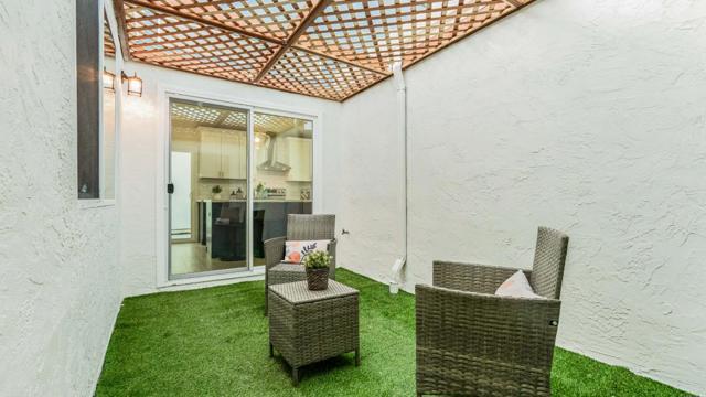 34981 Skylark Dr, Union City CA: https://media.crmls.org/mediaz/31ee2543-7d4b-4f4f-9365-716bfe837ffb.jpg