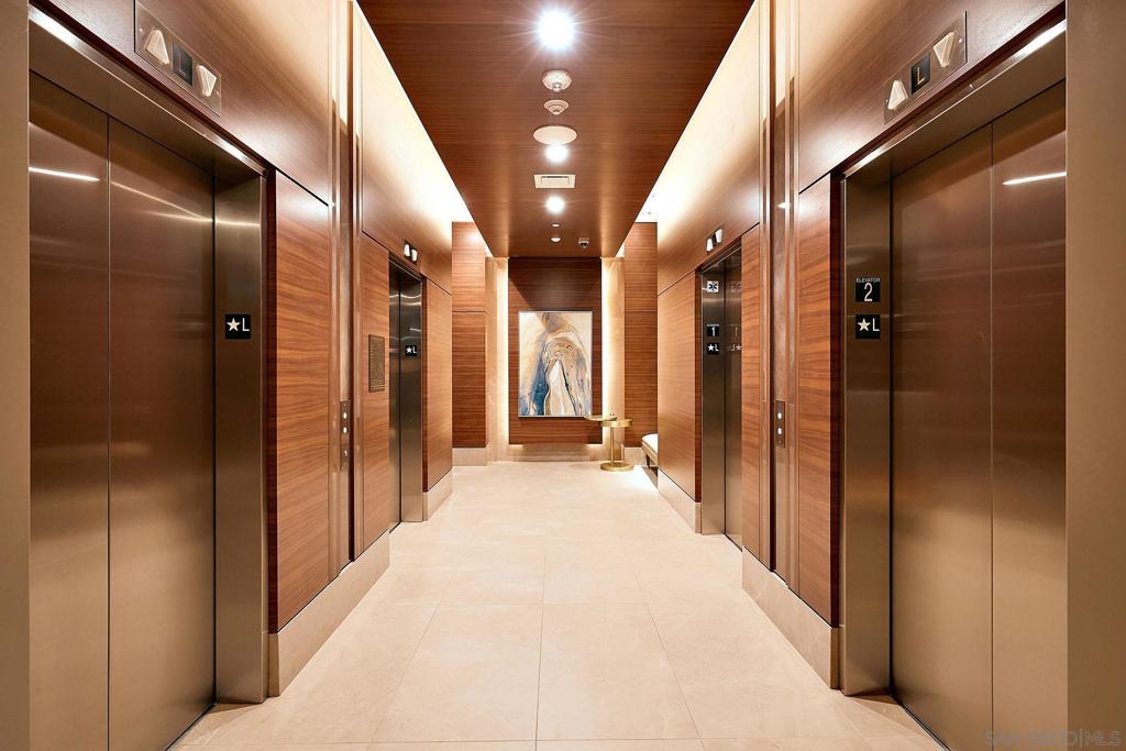 https://media.crmls.org/mediaz/31ee988b-5476-48fa-beb3-1df495fa05c5.jpg?preset=X-Large