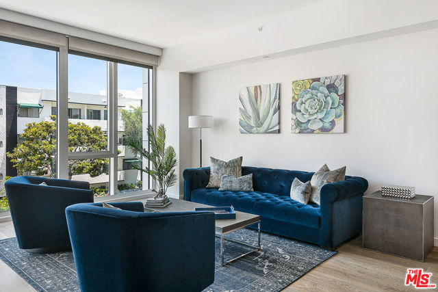 9000 W 3rd Street, Los Angeles CA: https://media.crmls.org/mediaz/31ef525a-bf37-43b4-919b-6f65aa4b6ae1.jpg