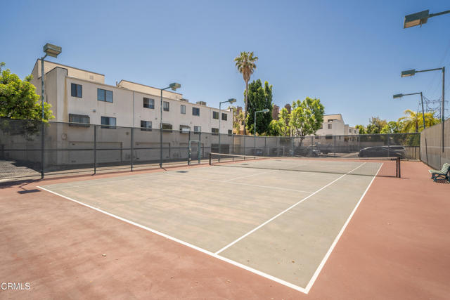 Detail Gallery Image 44 of 49 For 18731 Hatteras St #35,  Tarzana,  CA 91356 - 3 Beds | 2/1 Baths