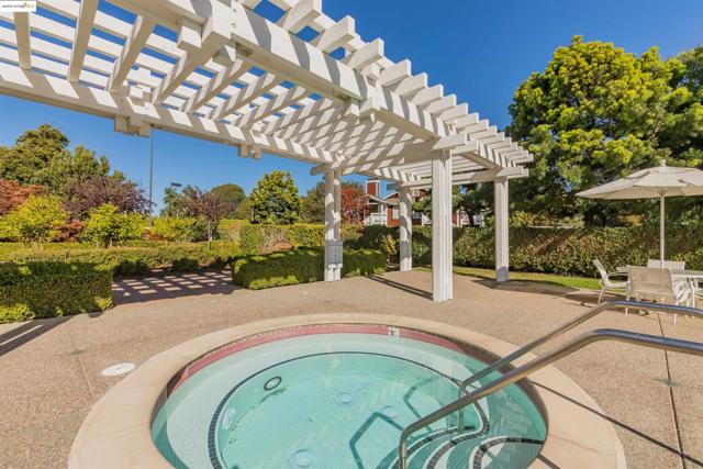 96 Bayside Ct, Richmond CA: https://media.crmls.org/mediaz/31efa575-05a5-42e9-a2c8-d9f7120ee7af.jpg