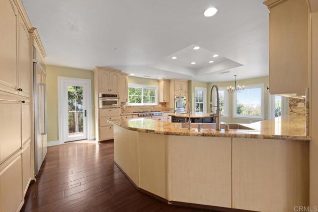 Detail Gallery Image 14 of 72 For 2328 via Del Aguacate, Fallbrook,  CA 92028 - 5 Beds | 4/1 Baths