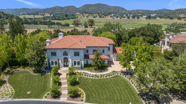2259 Melford Court, Westlake Village CA: https://media.crmls.org/mediaz/31f15c28-e0b4-441c-8e0a-219c4547694d.jpg