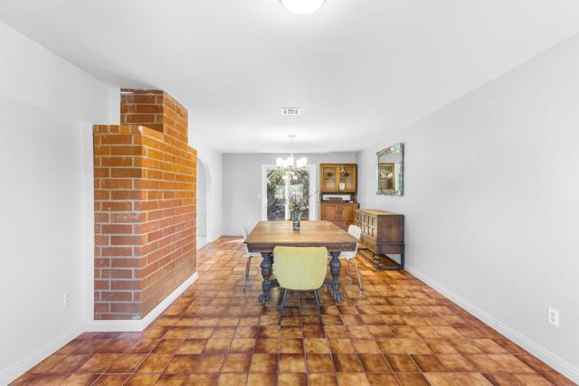 6547 Radcliffe Drive, San Diego CA: https://media.crmls.org/mediaz/31f1a8b3-4675-466b-a46d-6bd616997f75.jpg